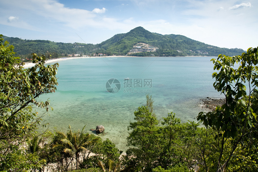 在泰国普吉附近的沙滩上旅行旅游海滩假期热带游客异国情调岛屿图片