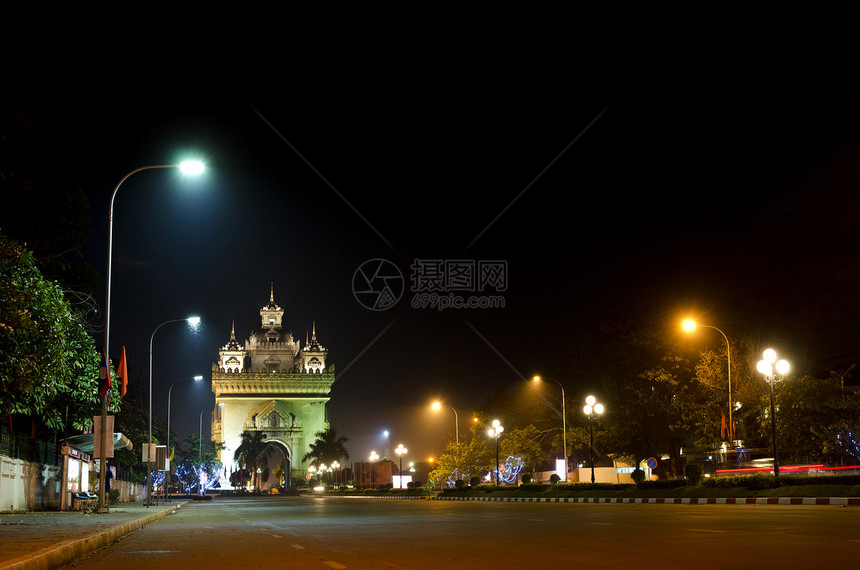 晚上帕图凯拱门 在万岁 劳斯万象大街图赛地标风景城市遗产纪念碑建筑街道图片