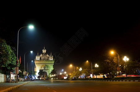 晚上帕图凯拱门 在万岁 劳斯建筑万象城市纪念碑街道大街图赛地标风景遗产背景图片
