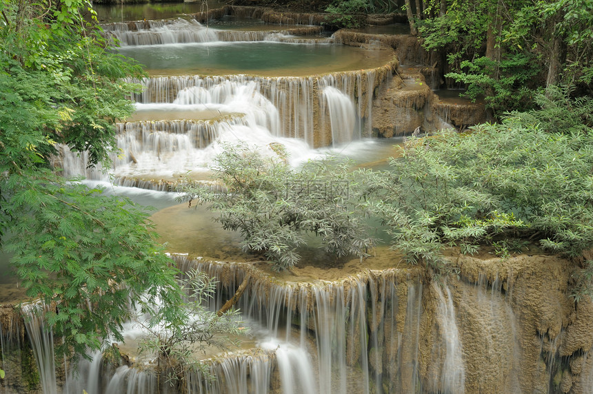 泰国国家公园的瀑布美化环境云景旅行反射水平森林岩石旅游光效图片