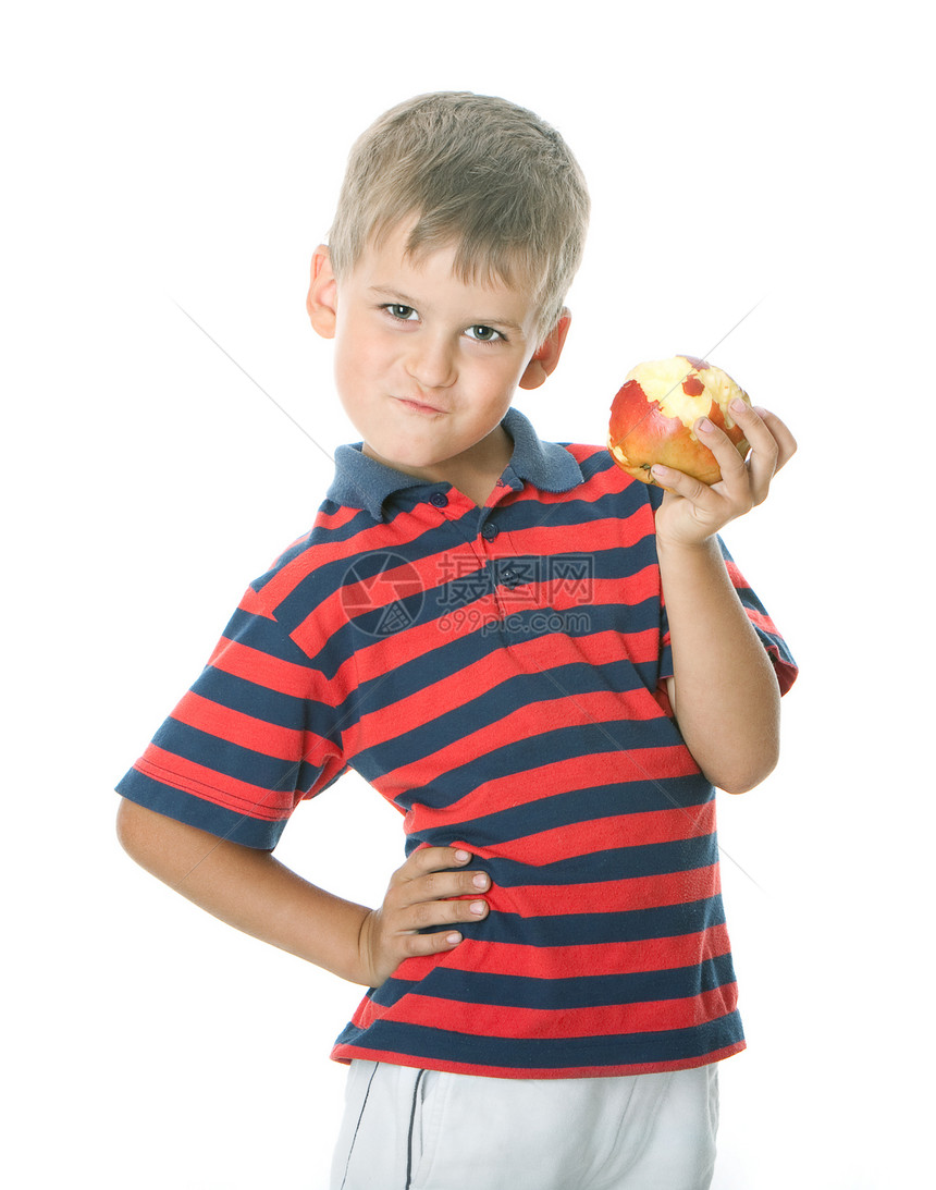 男孩拿着苹果食物孩子水果白色飓风红色福利乐趣快乐眼睛图片