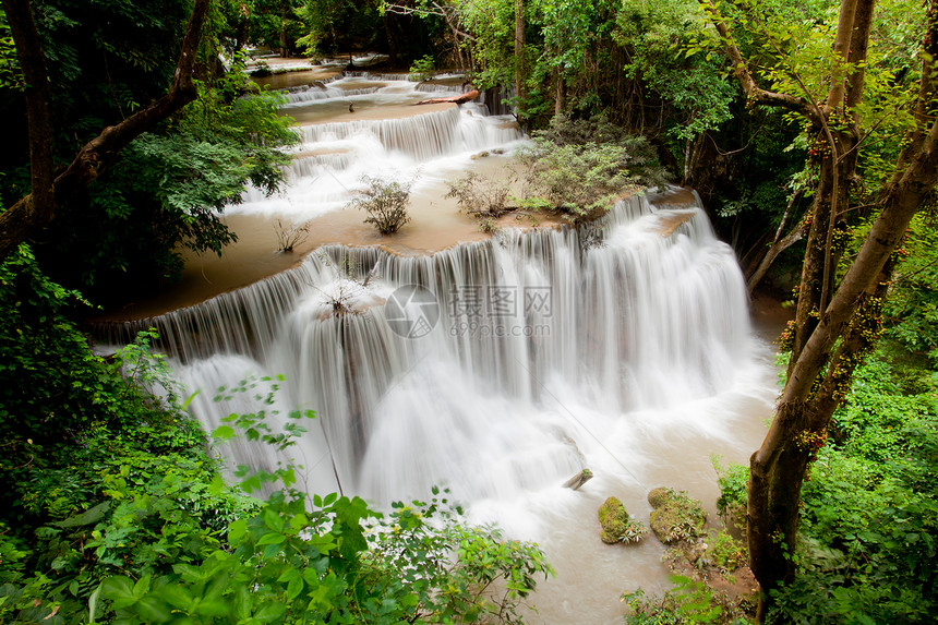 热带热带雨林瀑水水景叶子丛林飞溅冒险旅行假期公园衬套全景图片