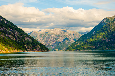 娜杰拉Fjord 位置山脉旅游峡湾绿色多云高原悬崖高地岩石假期背景