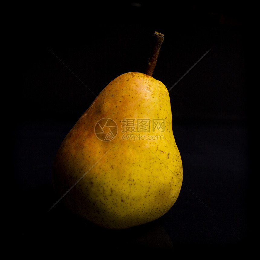 黑上梨子食物小吃皮肤黄色饮食营养热带反射早餐水果图片
