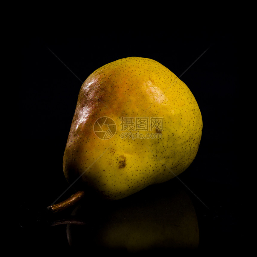 黑上梨子食物饮食营养水果热带反射皮肤小吃黄色早餐图片