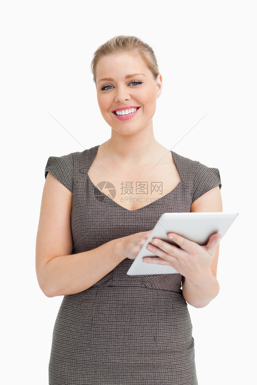 妇女使用数字计算机的情况图片