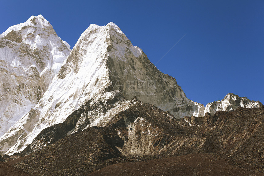 雪雪山山峰风景活动全景岩石高山顶峰环境天空旅行图片