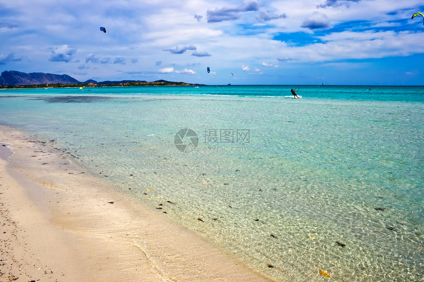 拉辛塔海滩反射蓝色海岸风景旅行假期海景支撑享受波纹图片