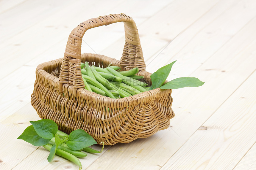 篮子中新鲜绿豆饮食纤维营养美食绿色农业来源叶子花园烹饪图片
