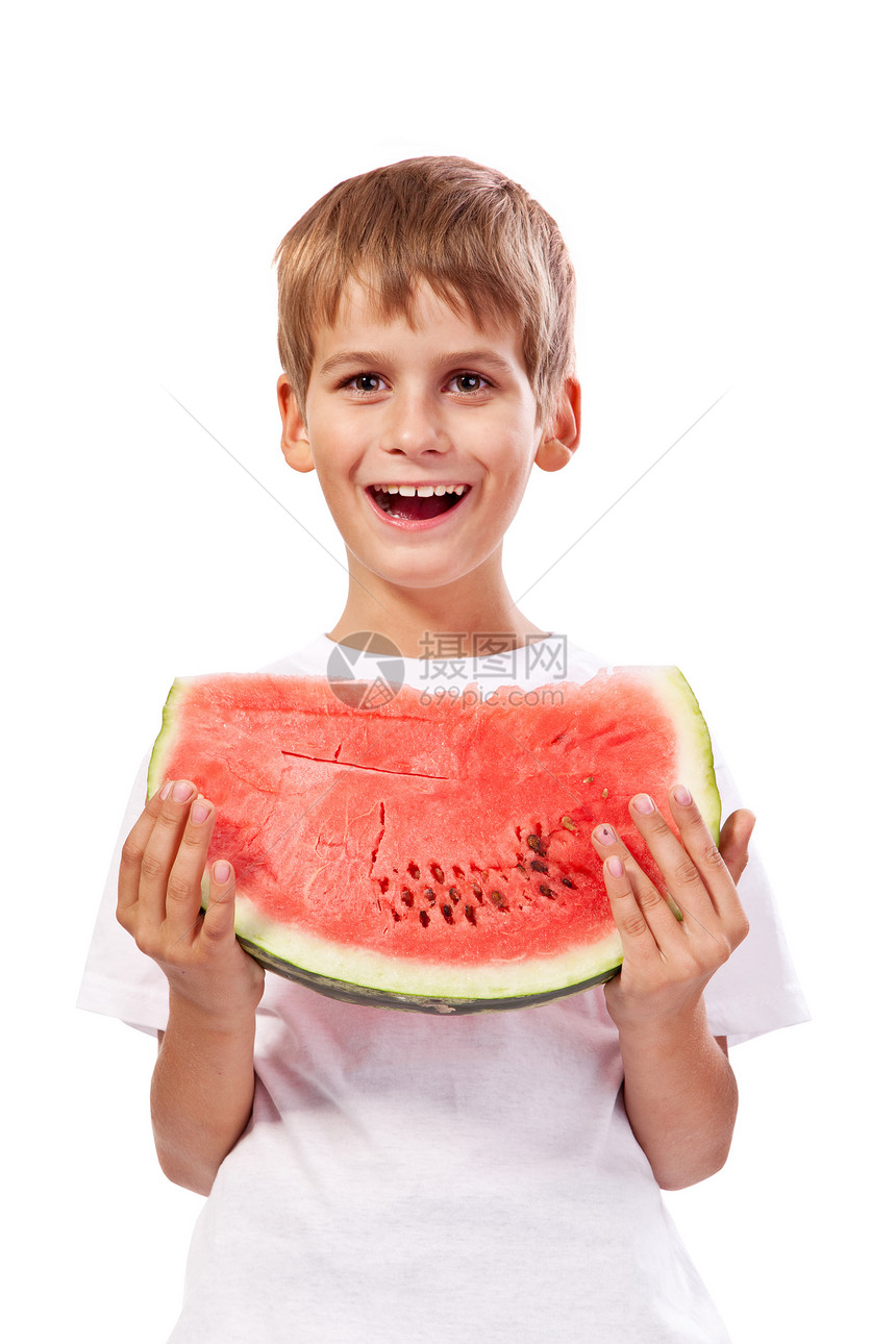 男孩在吃西瓜衣服微笑食物头发小吃种子美食孩子男生水果图片