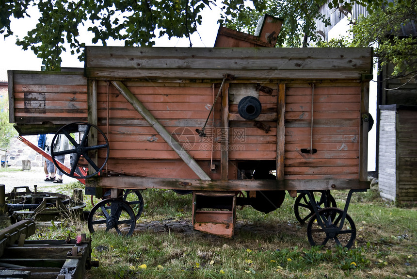 旧机农场废料技术拖拉机车轮废铁农业机械历史机器农业图片