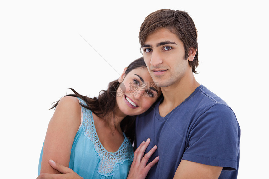 相拥抱的一对情侣女性生活恋人工作室亲热妻子团结年轻人伙伴幸福图片