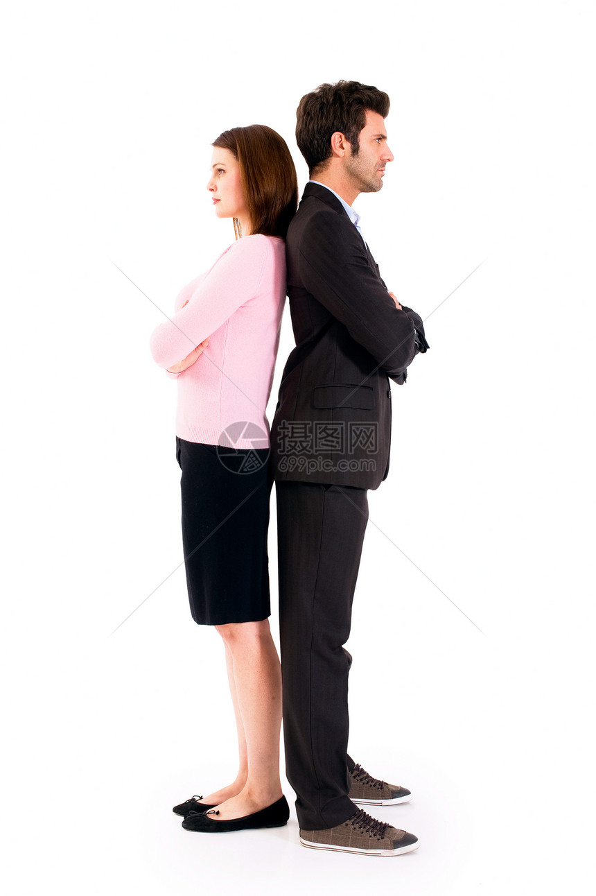 几对背靠背站着夫妻异性双臂夫妇竞争裙子样子两人成年人女士图片