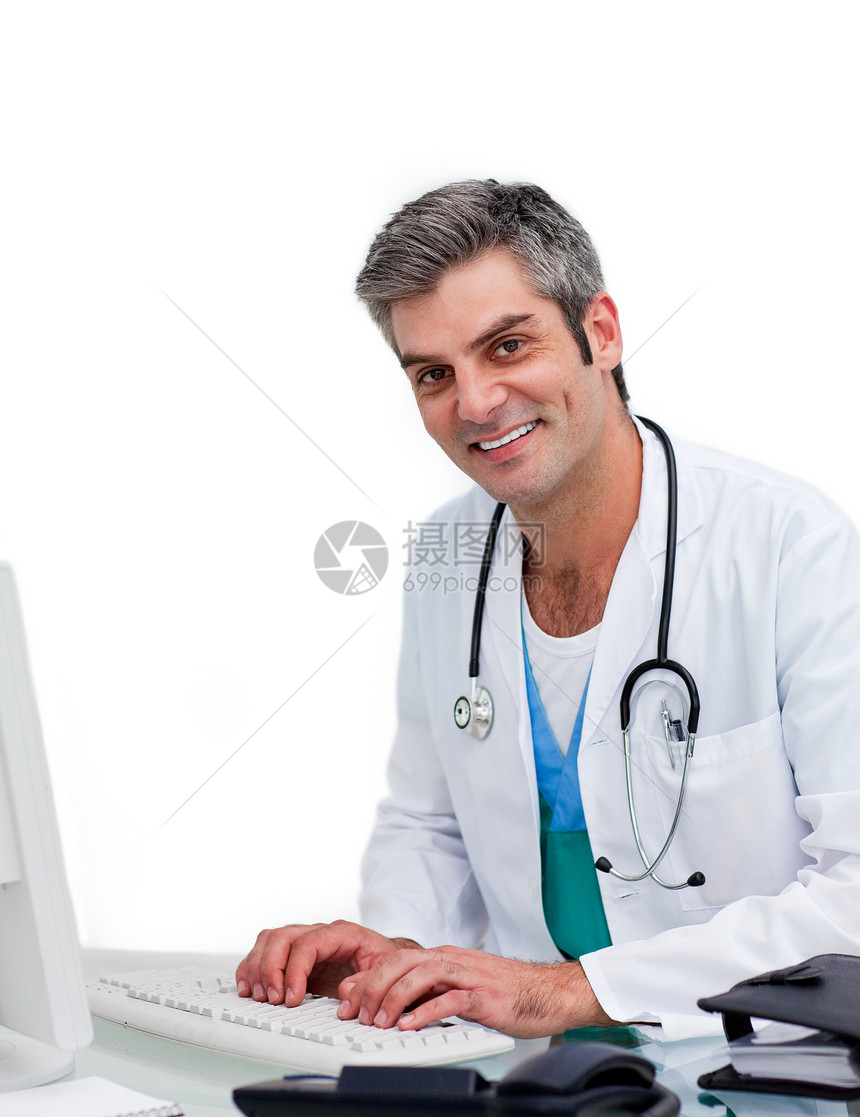 从事计算机工作的男男性医生长成诊所医院工人成人临床护士手术微笑蓝色专家图片