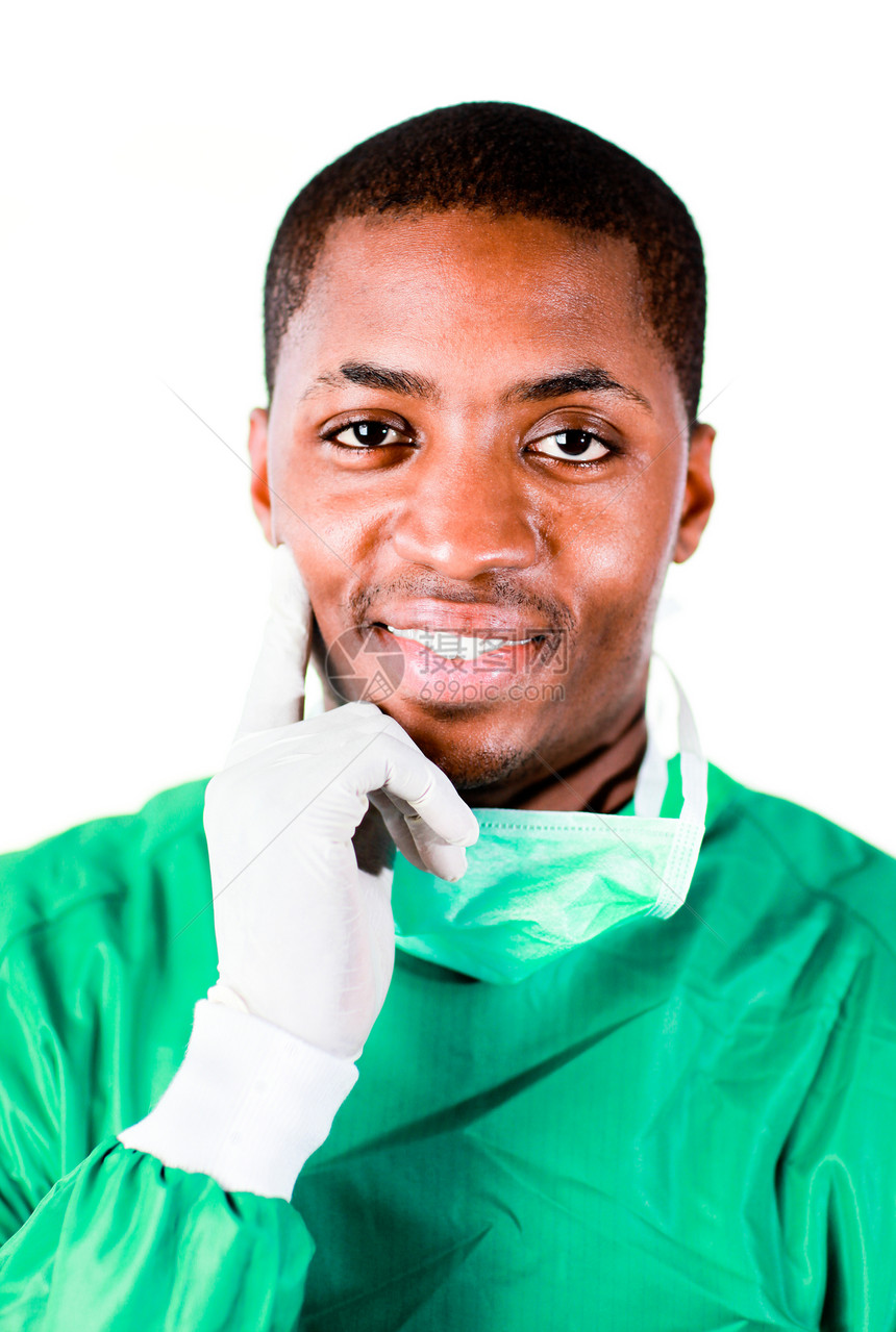 绿色洗涤剂中的高级外科医生疾病诊所医师男人感染手术药品多样性保险微笑图片