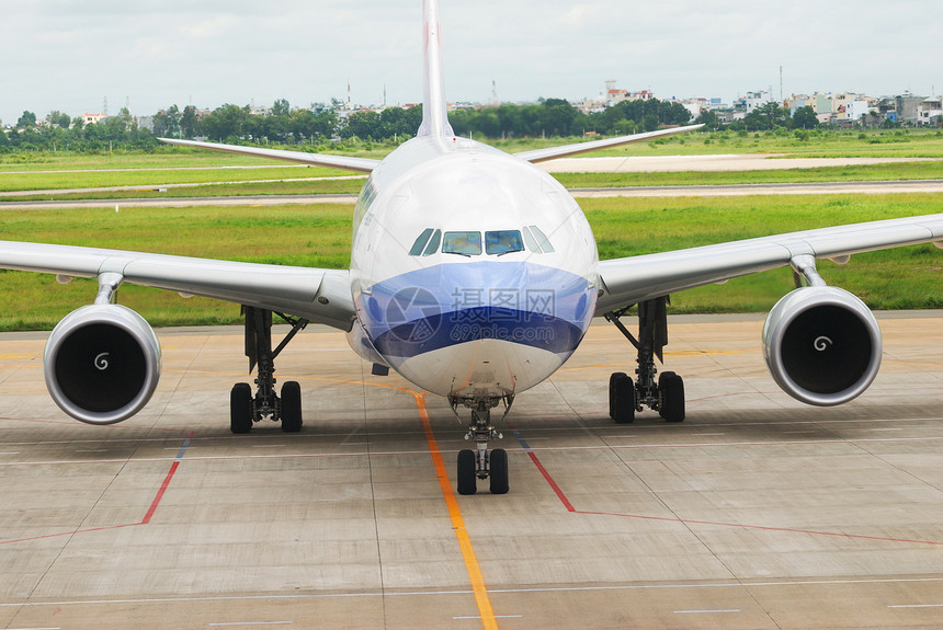 飞机正在征税车辆运输技术飞行翅膀机场涡轮假期机身喷射图片