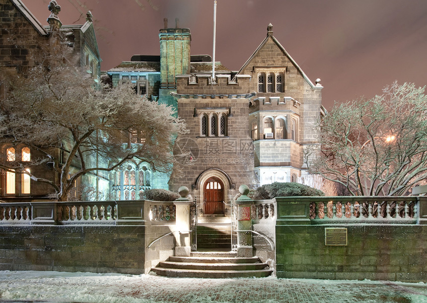 波士顿大学的城堡城大学地标教育历史性建筑校园学校英语天气大厦图片