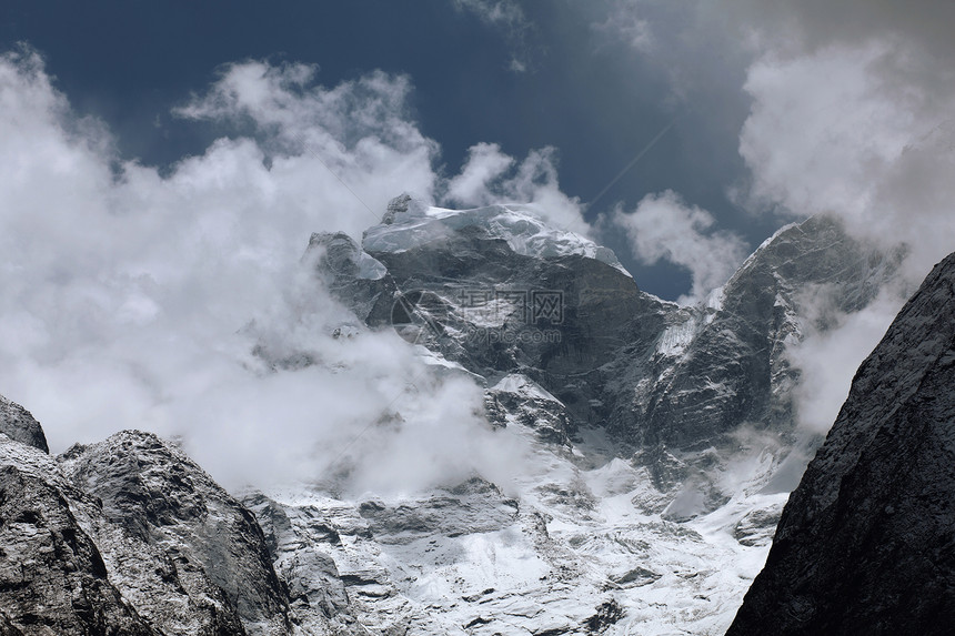 雪雪山旅行岩石环境风景活动爬坡高山冰川远足天空图片