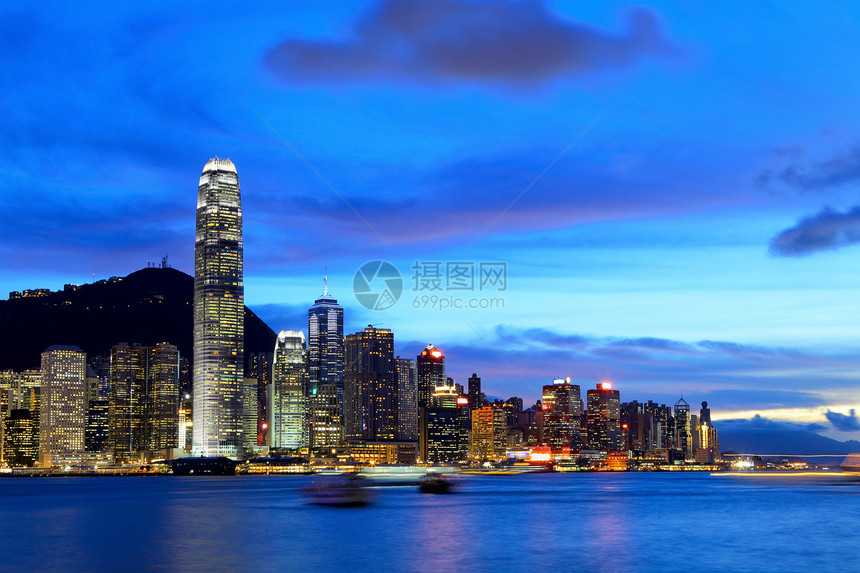 晚上香港天线假期经济办公室景观玻璃港口市中心场景背景金融图片