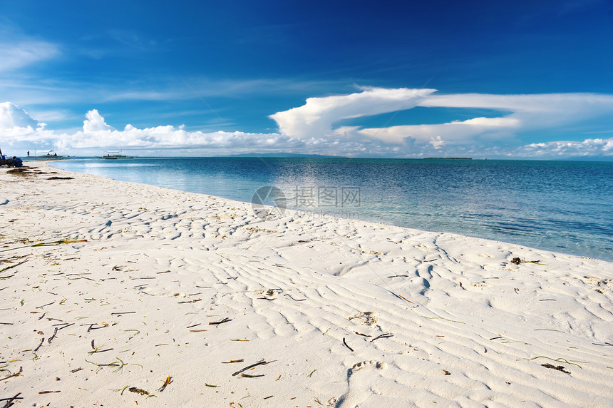 美丽的海滩天空荒野假期热带海景蓝色边缘旅行风景地平线图片