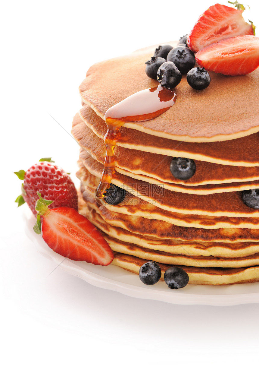 带草莓和蓝莓的煎饼蜂蜜早餐营养食物水果甜点红色浆果小吃白色图片
