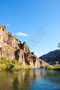 奥维希河峡谷悬崖垂直图像岩石土地溪流背景图片