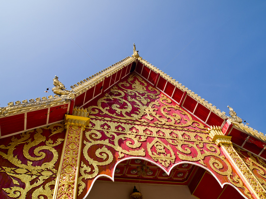 传统汉纳风格的寺庙 位于宗教艺术历史装饰教会文化旅游雕像建筑学阴影图片