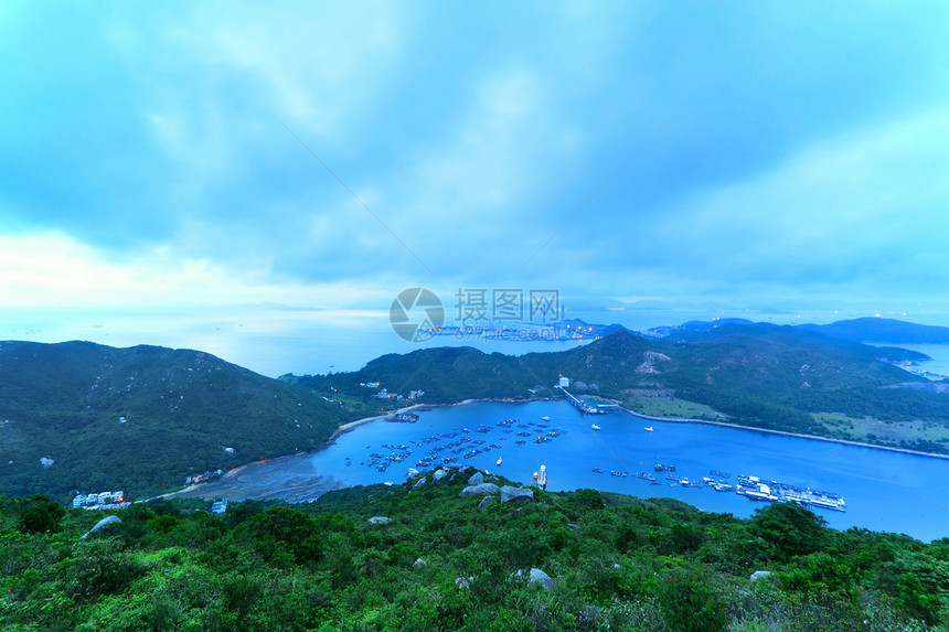 风景 日落在山上和海面上旅行地平线天气太阳天空热带晴天墙纸美丽海岸图片