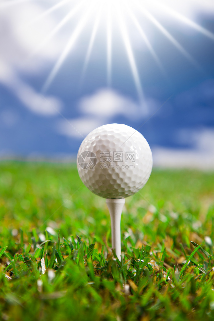 我们来打高尔夫球吧爱好俱乐部绿色游戏晴天手套场地宏观太阳运动图片