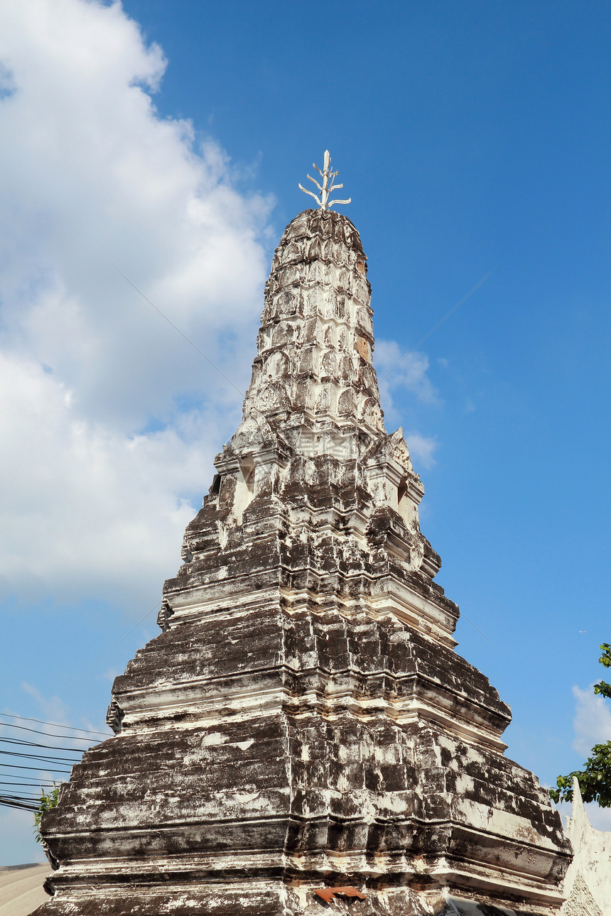 Ayutthaya有蓝天的古老塔塔天空纪念碑古董蓝色历史性冥想废墟宗教雕塑文化图片