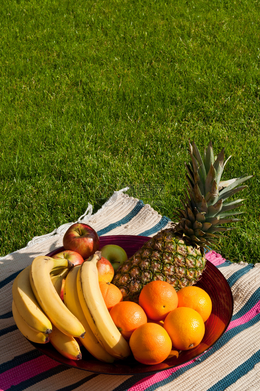 水果碗营养饮食场地格子院子菠萝小吃香蕉野餐食物图片