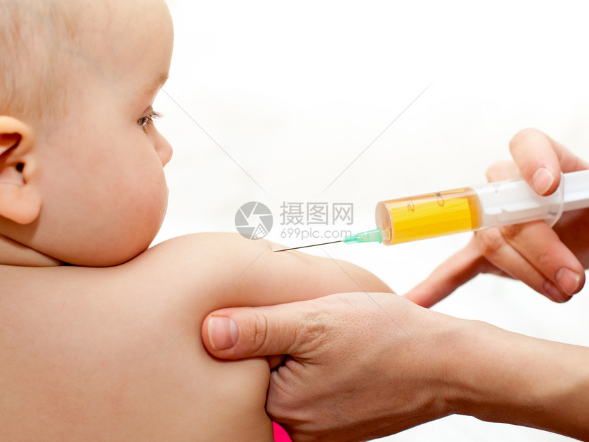 给小婴儿注射治疗医师别针发烧感染医生疾病肩膀注射器肌肉图片