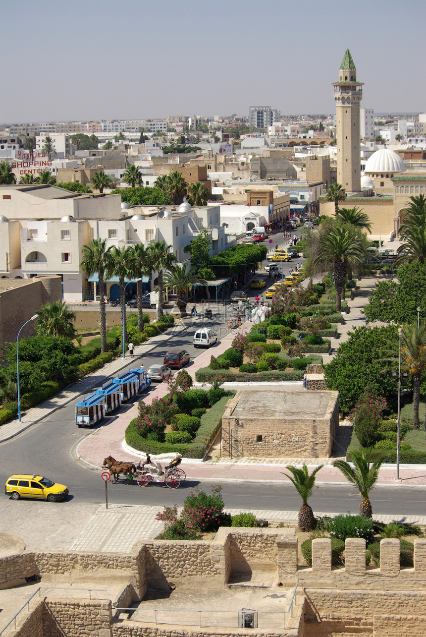 突尼斯和非洲蒙塔斯蒂尔族类型天线天空城市圆顶建筑建筑学全景审查景观地标图片