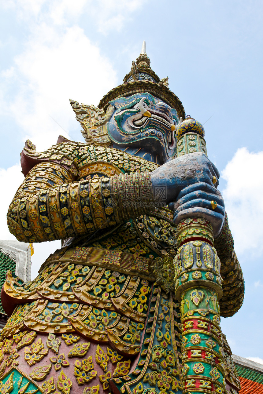 泰拉州曼谷皇家大宫的巨人上帝避难所奢华佛塔寺庙建筑学金子连体恶魔宗教图片