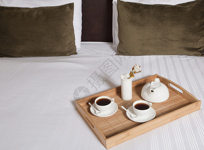 酒店杯子旅馆房间卧室住宅飞碟旅行面包奢华咖啡床单风格花朵背景