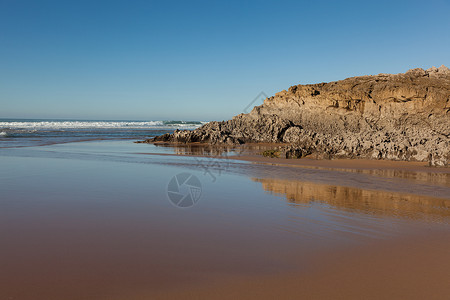 西班牙坎塔布里亚 莱恩克雷斯 巴尔迪埃雷纳斯海滩波浪岩石留置旅行旅游阳光国家太阳储备海洋背景图片