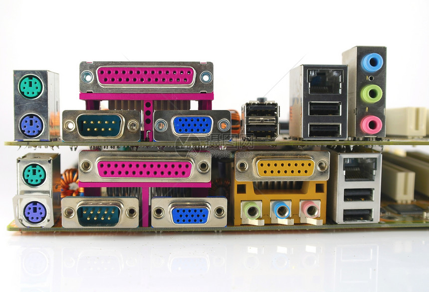 计算机主板的接口插头和口袋黄色电路粉色母板界面桌面产品电子产品电路板工程图片