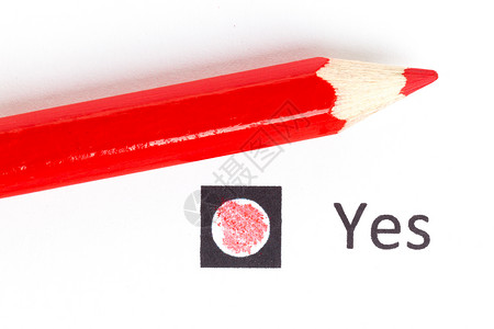 选择是或否的红铅笔按钮白色红色清单投票选举考试圆圈表决圆形背景