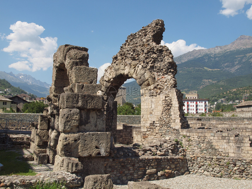 罗马戏剧Aosta剧院山谷联盟山脉地标考古学建筑学纪念碑废墟艺术图片