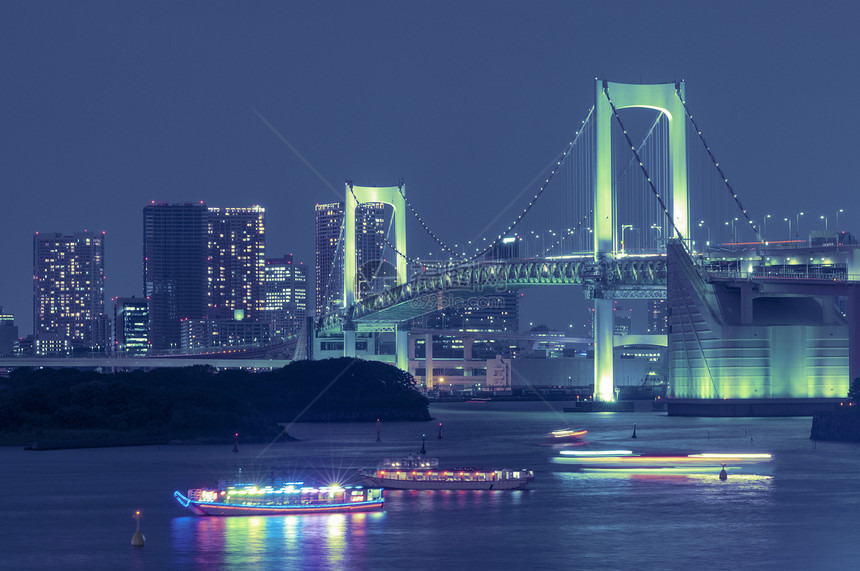 东京彩虹桥照明地标建筑学蓝色金属水平反射图片