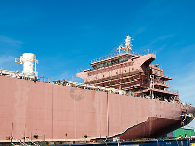 造船厂建造起重机工业船运血管港口甲板船体船道工作高清图片