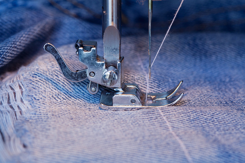 缝织机刺绣机器被子织物工厂缝纫机接缝制造业裁缝纺织品图片