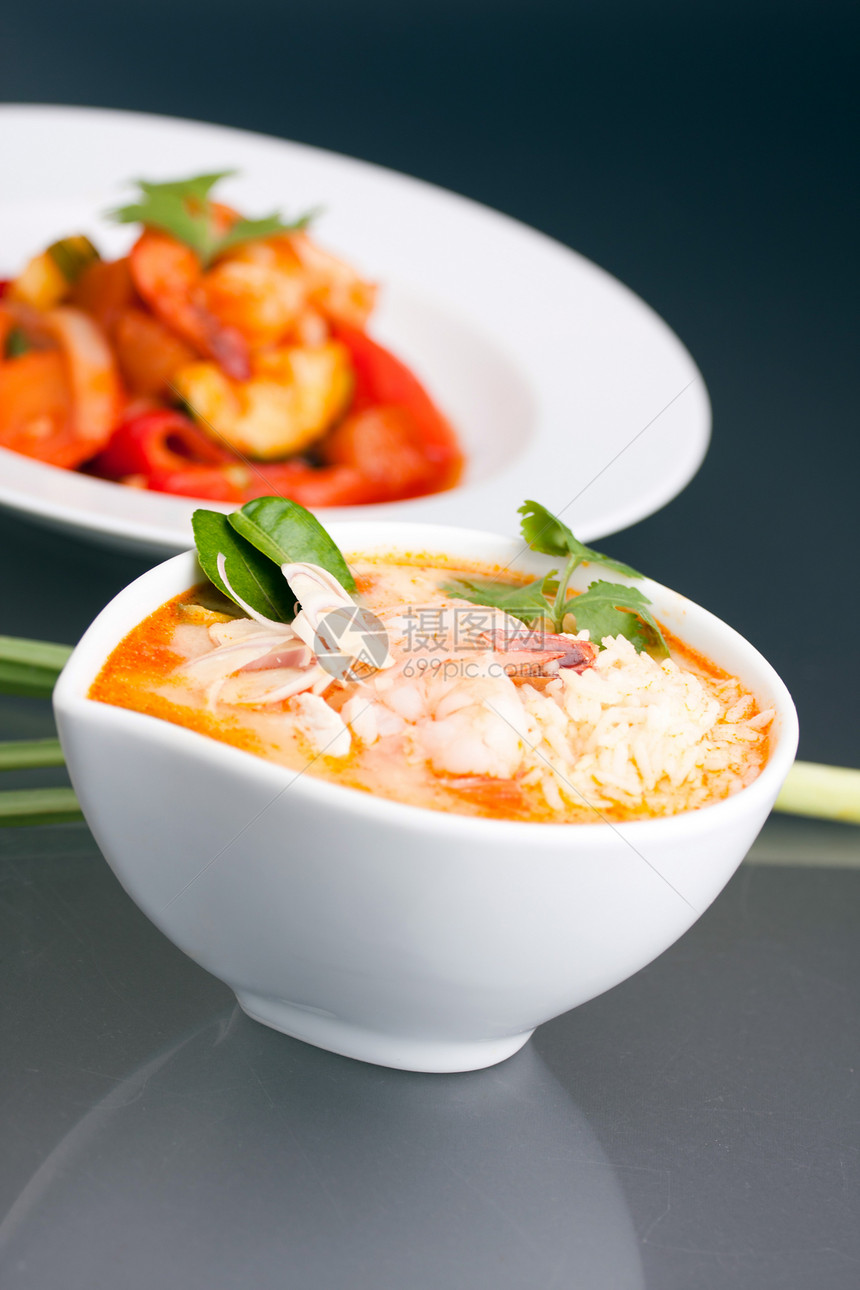 泰国虾汤碗图片
