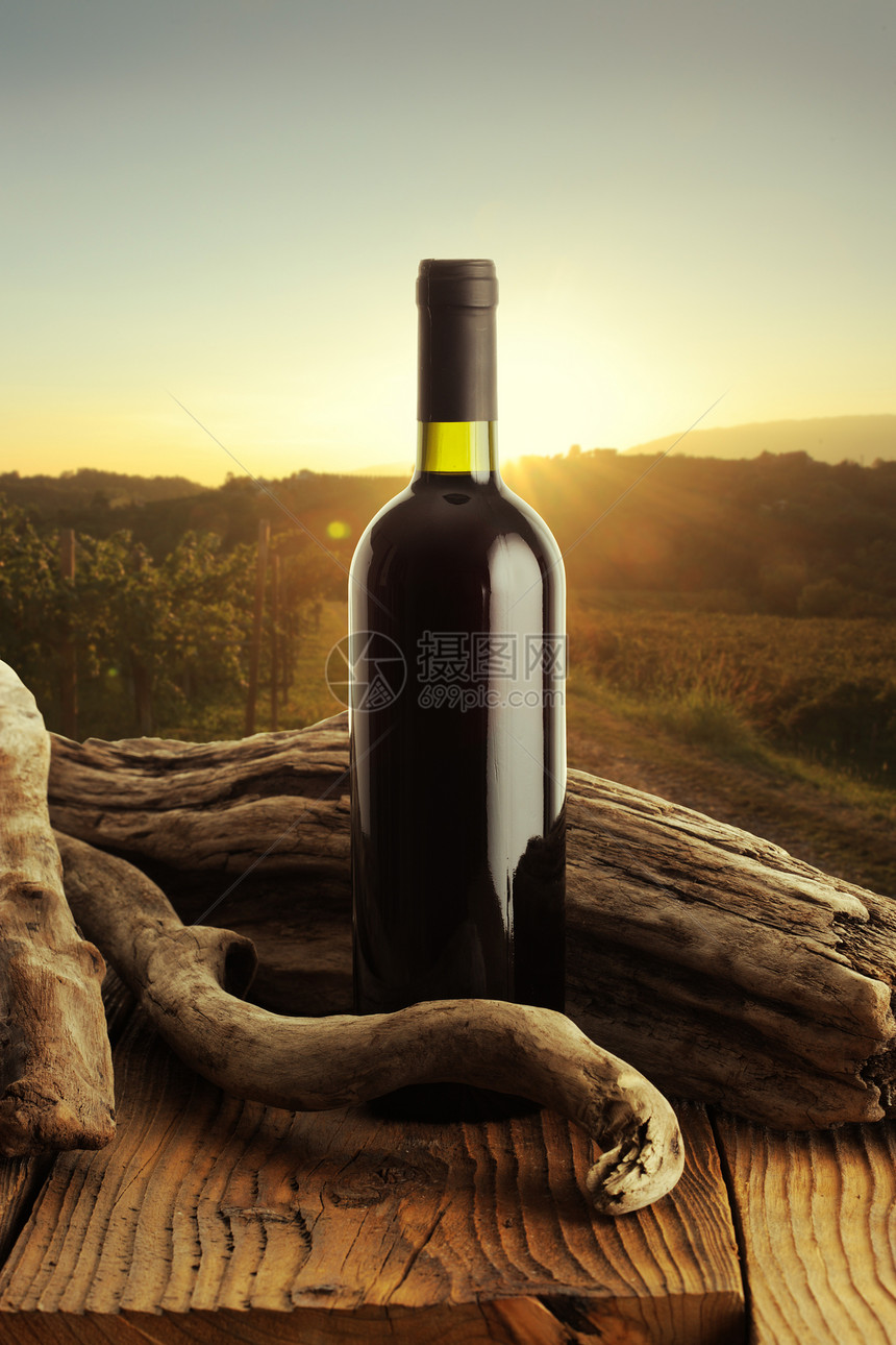 葡萄酒和葡萄园瓶子酒瓶木头图片