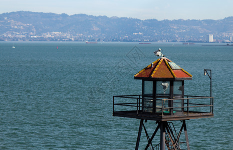 Alcatraz监狱警卫塔背景图片