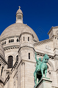 法国巴黎Montmartre 蒙马特晴天建筑石头骑士城市雕塑旅游历史性旅行历史背景图片