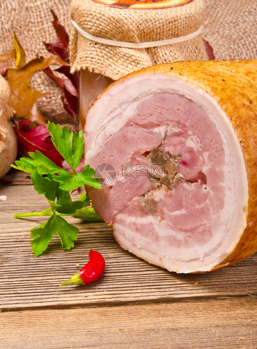 波兰肉牛肉橄榄烹饪派对香肠食欲猪肉早餐熏肉火腿厨房盘子图片