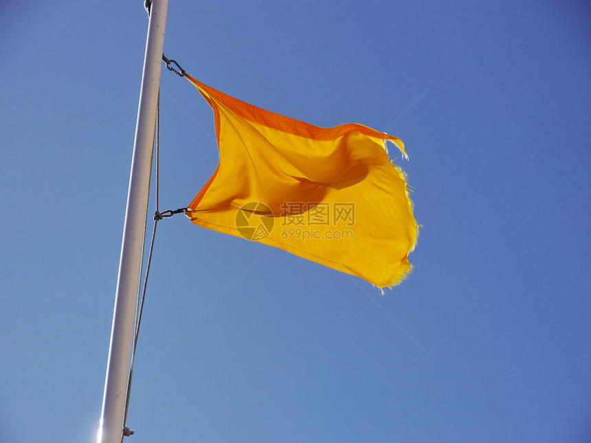 黄旗天空旗帜黄色热带课程运动高尔夫球飞行球道图片