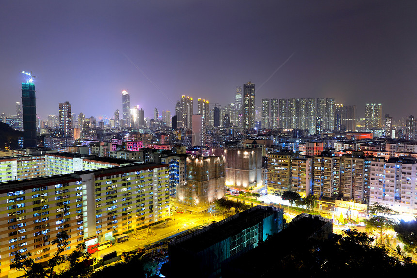 晚上在香港市中心办公室地标城市天际建筑物摩天大楼图片