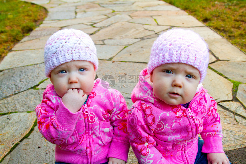 粉红双姐妹女孩女孩们姐姐女儿运动衫帽衫女儿们姐妹孩子们女性孩子图片
